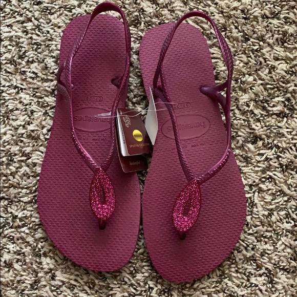 Havaianas Shoes - NWT! Havaianas rubber sandal